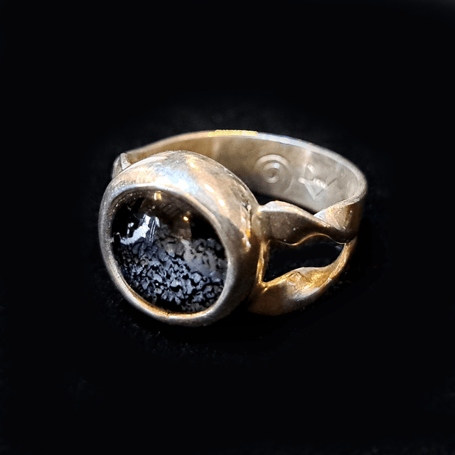 Dichroic Ring